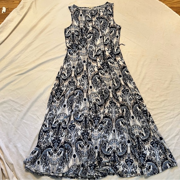 Haani blue and White Paisley Maxi Dress - Picture 2 of 13